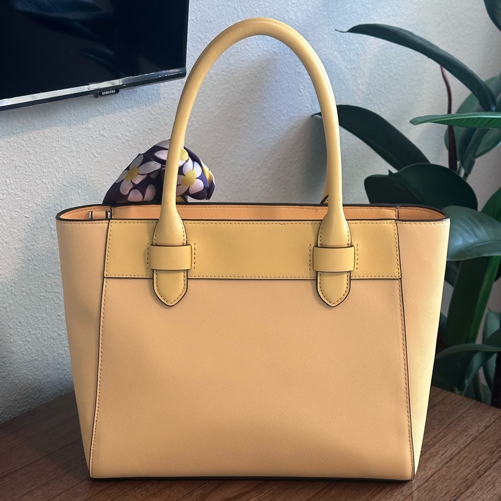 Kate Spade New York Melanie Satchel - Like New! - Picture 4 of 12